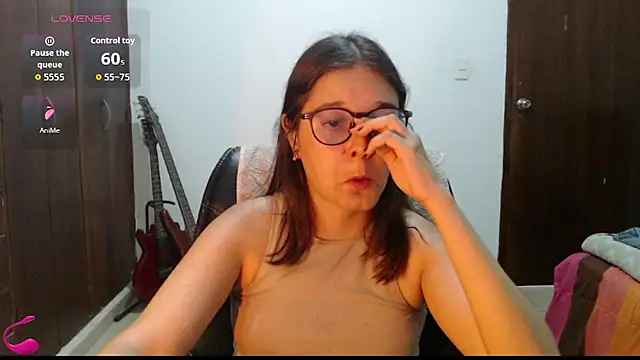 CarlaLorez online show from 05-21-26, 09:23