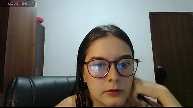 CarlaLorez online show from 06-14-26, 09:49