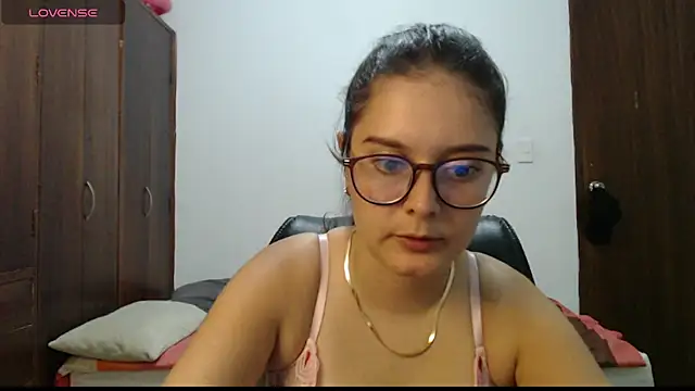 CarlaLorez online show from 06-14-26, 02:19