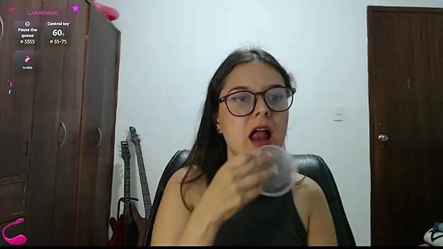 CarlaLorez online show from 05-18-26, 08:57
