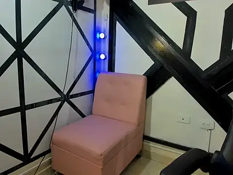 Snapshot of allison_mc chatting on 02-06-26, 02:35 allison mc online show from 02-06-26, 02:35