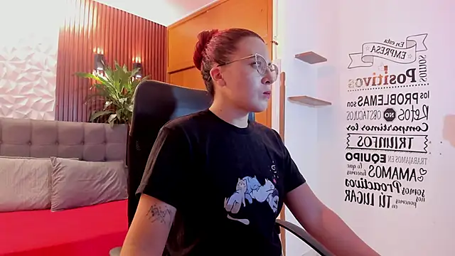 Snapshot of allison_mc chatting on 02-26-26, 11:38 allison mc online show from 02-26-26, 11:38