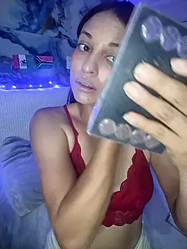 Snapshot of cerecita_anna chatting on 06-15-26, 06:18 cerecita anna online show from 06-15-26, 06:18