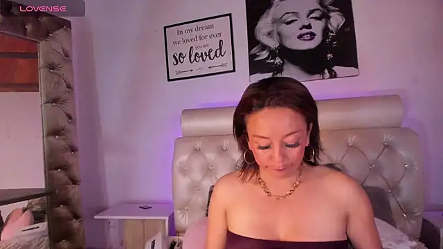 Beatricez online show from 12-18-25, 03:44