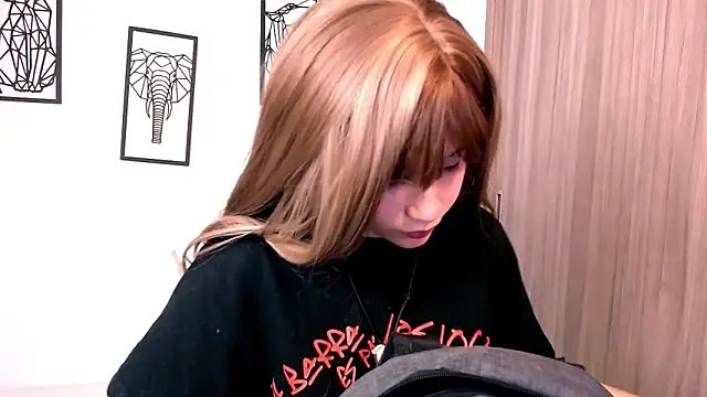 EmuOtori online show from 10-21-25, 03:11