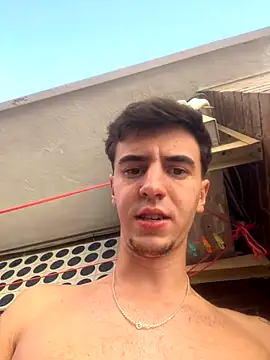 Snapshot of suarezz_ chatting on 10-13-25, 02:18 suarezz  online show from 10-13-25, 02:18