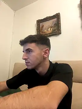 Snapshot of suarezz_ chatting on 10-26-25, 05:57 suarezz  online show from 10-26-25, 05:57
