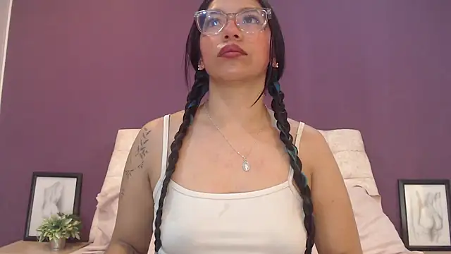 PaulinaColeman online show from 12-19-25, 03:54