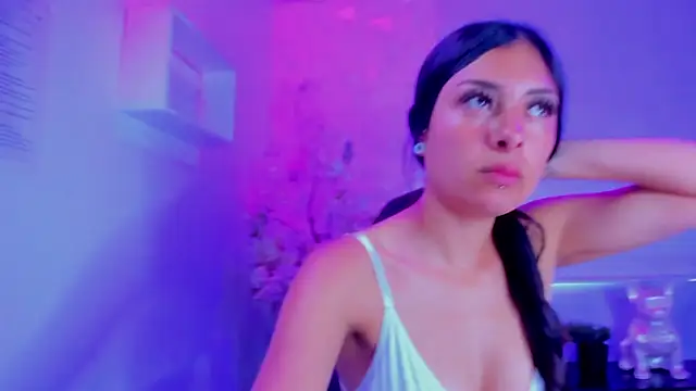 emmy rosse  online show from 11-04-25, 08:45