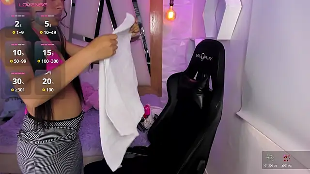 emmy rosse  online show from 11-06-25, 08:02