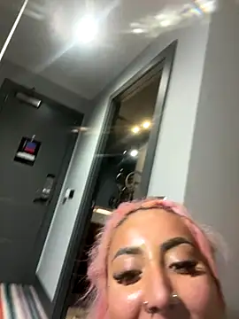 Snapshot of zara_bellexx chatting on 12-14-25, 11:54 zara bellexx online show from 12-14-25, 11:54