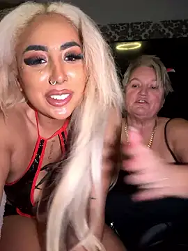 Snapshot of zara_bellexx chatting on 01-11-26, 05:03 zara bellexx online show from 01-11-26, 05:03