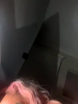 Snapshot of zara_bellexx chatting on 12-21-25, 03:30 zara bellexx online show from 12-21-25, 03:30