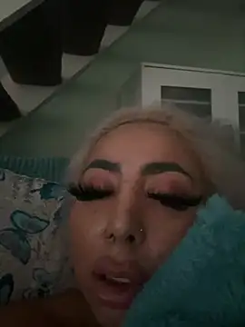 Snapshot of zara_bellexx chatting on 02-09-26, 03:54 zara bellexx online show from 02-09-26, 03:54