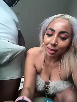 Snapshot of zara_bellexx chatting on 02-08-26, 07:28 zara bellexx online show from 02-08-26, 07:28