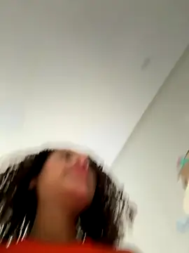 Snapshot of Bombomziin chatting on 10-22-25, 05:12 Bombomziin online show from 10-22-25, 05:12