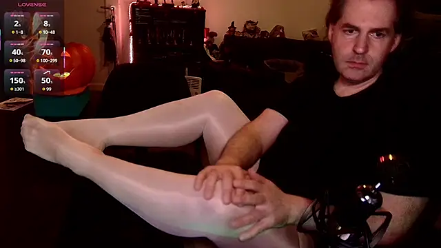 Snapshot of SexyGamerAndy chatting on 10-16-25, 01:25 SexyGamerAndy online show from 10-16-25, 01:25