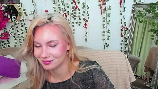  BellaClark online show from 05-01-26, 08:25