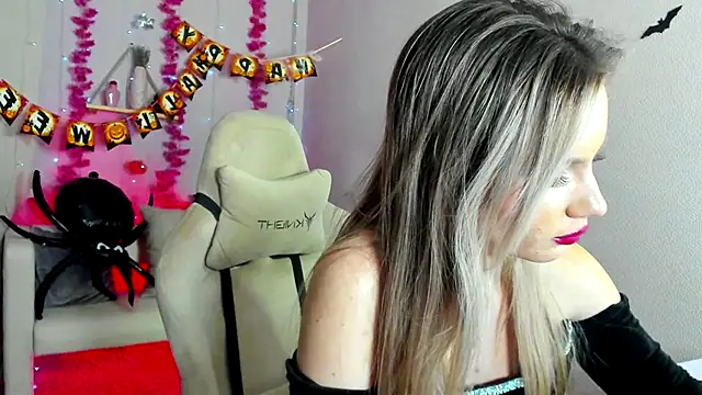  BellaClark online show from 11-02-25, 08:58