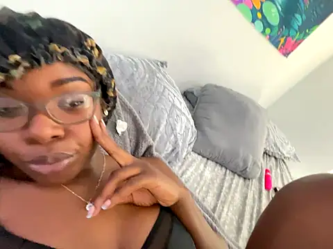 Snapshot of twerkaholic120 chatting on 10-25-25, 08:20 twerkaholic120 online show from 10-25-25, 08:20