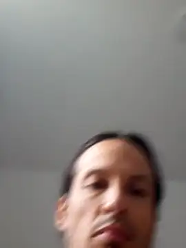 Snapshot of Santini001 chatting on 10-16-25, 11:40 Santini001 online show from 10-16-25, 11:40