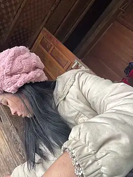 miemie-xx online show from 12-15-25, 02:50