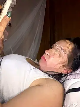 miemie-xx online show from 11-17-25, 02:43