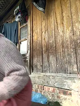 miemie-xx online show from 10-29-25, 09:41