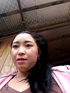 miemie-xx online show from 10-31-25, 08:44