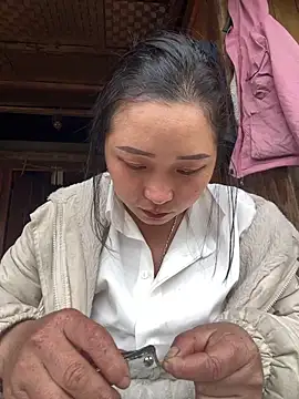 miemie-xx online show from 12-17-25, 02:27