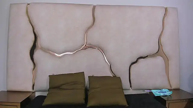 Mia clark18 online show from 12-05-25, 03:54