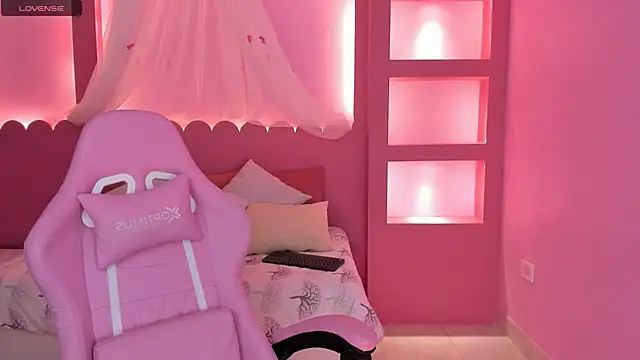 HolyLux online show from 12-22-25, 10:59