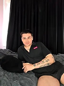 Sweet Little Lie online show from 10-29-25, 02:32