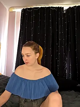 Sweet Little Lie online show from 11-18-25, 02:59