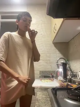 SiaraRealist online show from 11-04-25, 08:12