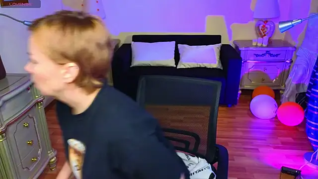 Viola Rayden online show from 11-16-25, 06:29