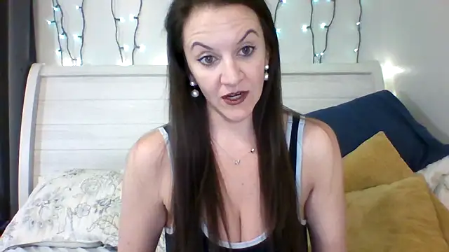 easy briezy online show from 11-10-25, 06:46