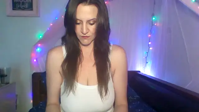 easy briezy online show from 11-24-25, 09:04