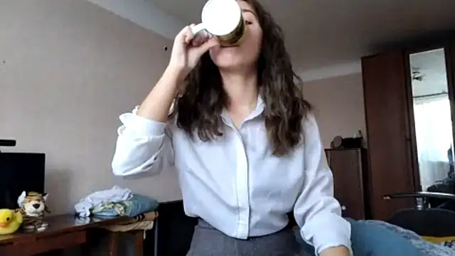 MiaLovelyOne online show from 10-07-25, 08:15