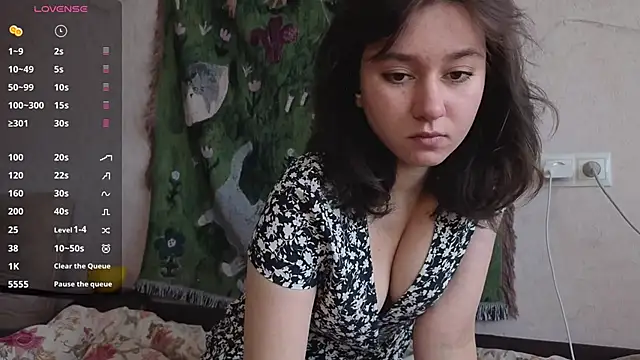 MiaLovelyOne online show from 05-27-26, 08:32