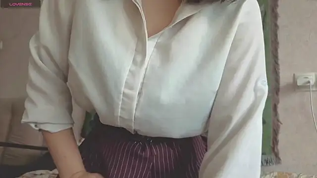 MiaLovelyOne online show from 05-14-26, 07:38