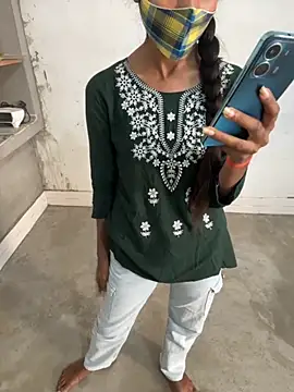 Snapshot of Rani_hot2 chatting on 10-17-25, 06:50 Rani hot2 online show from 10-17-25, 06:50