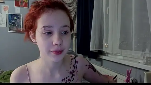 Snapshot of RubiReynnn chatting on 10-19-25, 05:59 RubiReynnn online show from 10-19-25, 05:59