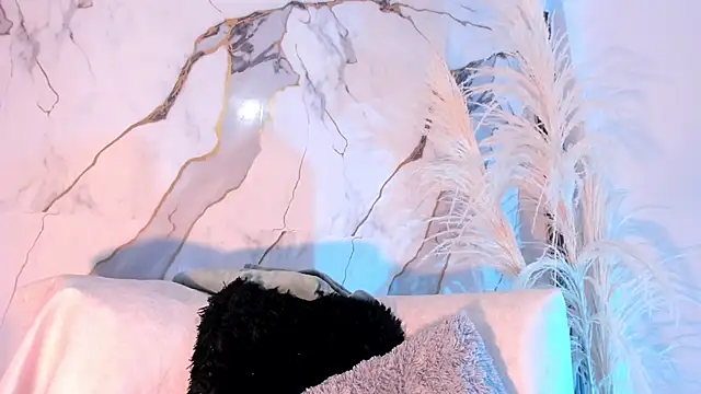 AbbyLewiis online show from 10-24-25, 01:21