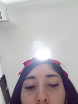 AbbyLewiis online show from 11-28-25, 09:53