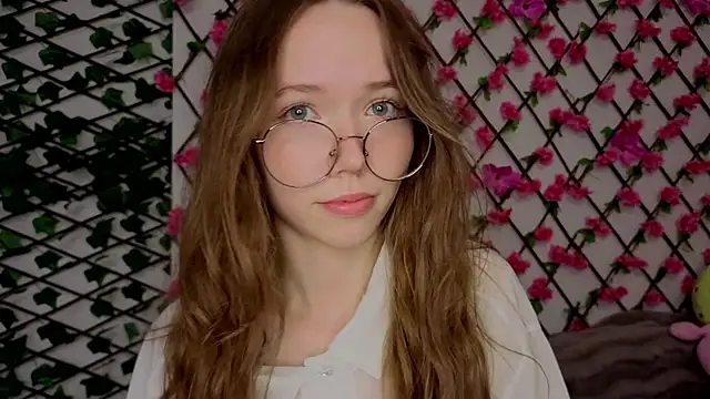 Petite Polly online show from 10-16-25, 08:17