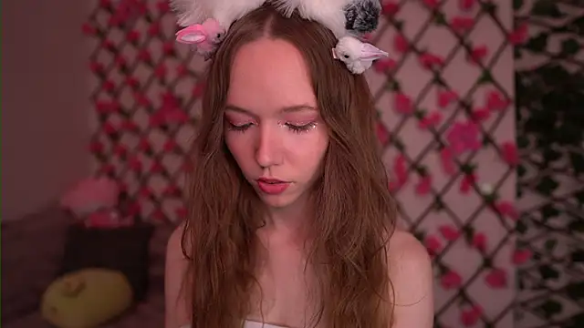 Petite Polly online show from 10-25-25, 06:19