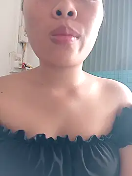 hello-cute online show from 10-22-25, 05:40