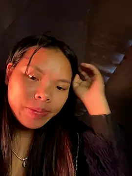 hello-cute online show from 12-01-25, 01:17