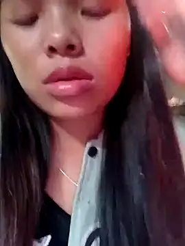 hello-cute online show from 10-30-25, 04:33